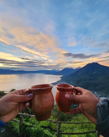 SUNRISE HIKE TO THE INDIAN NOSE (ROSTRO MAYA)